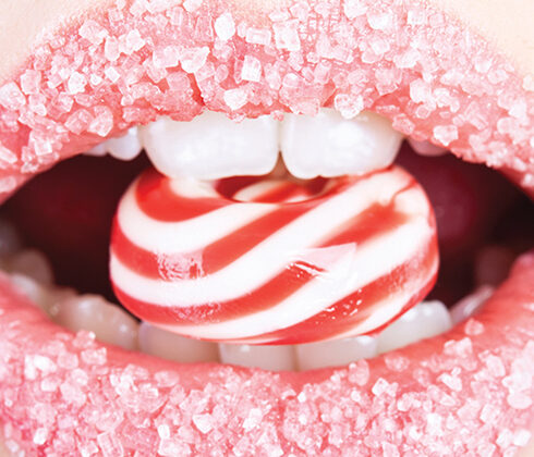 Sugared lips with sweet in mount